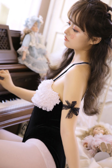轻佻寡妇在线